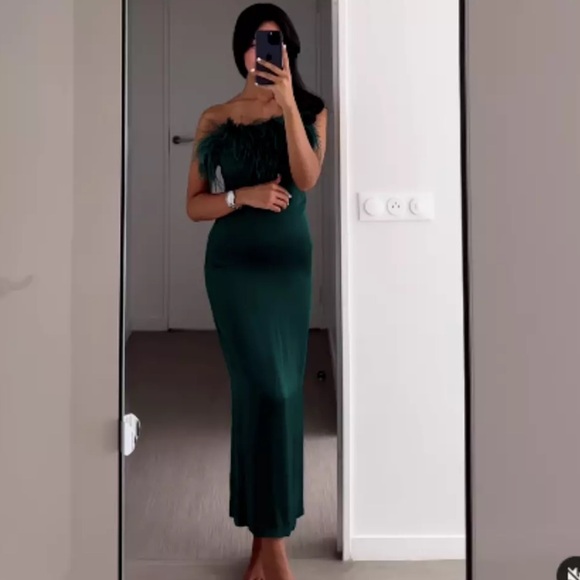 ZARA WOMAN MIDI STRAPLESS SATIN FEATHER DRESS BOTTLE
GREEN - Picture 5 of 7